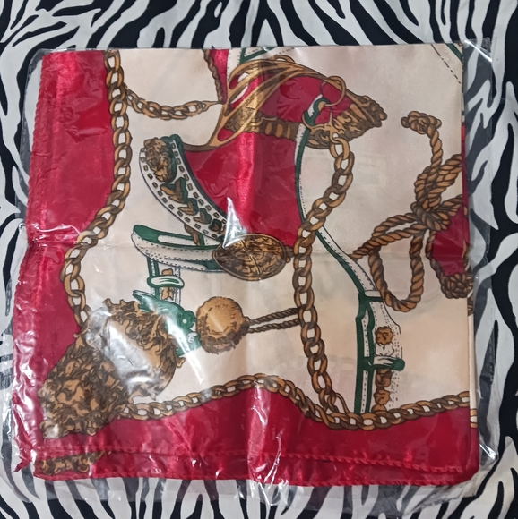 NEW Women printed satin scarf neckerchief - Picture 3 of 4